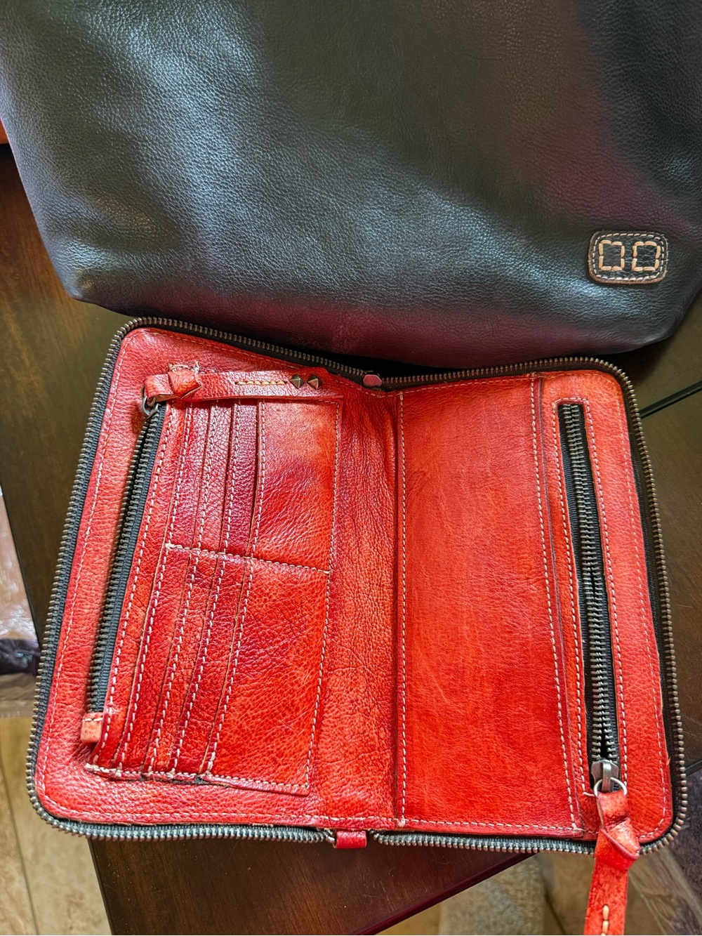 BED|STÜ Reversible Leather Tote Bag & Matching Zip Around Wallet Set - Picture 7 of 11